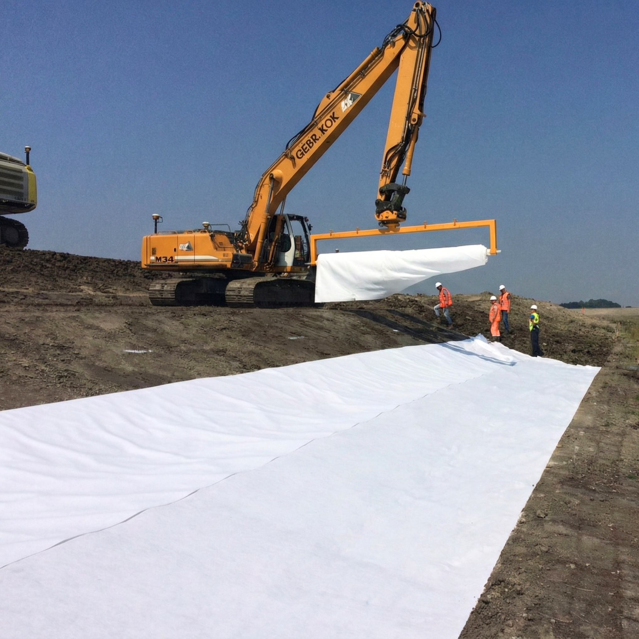 #Gramaje y color_100 g/m² (3 oz/yd²) y color blanco