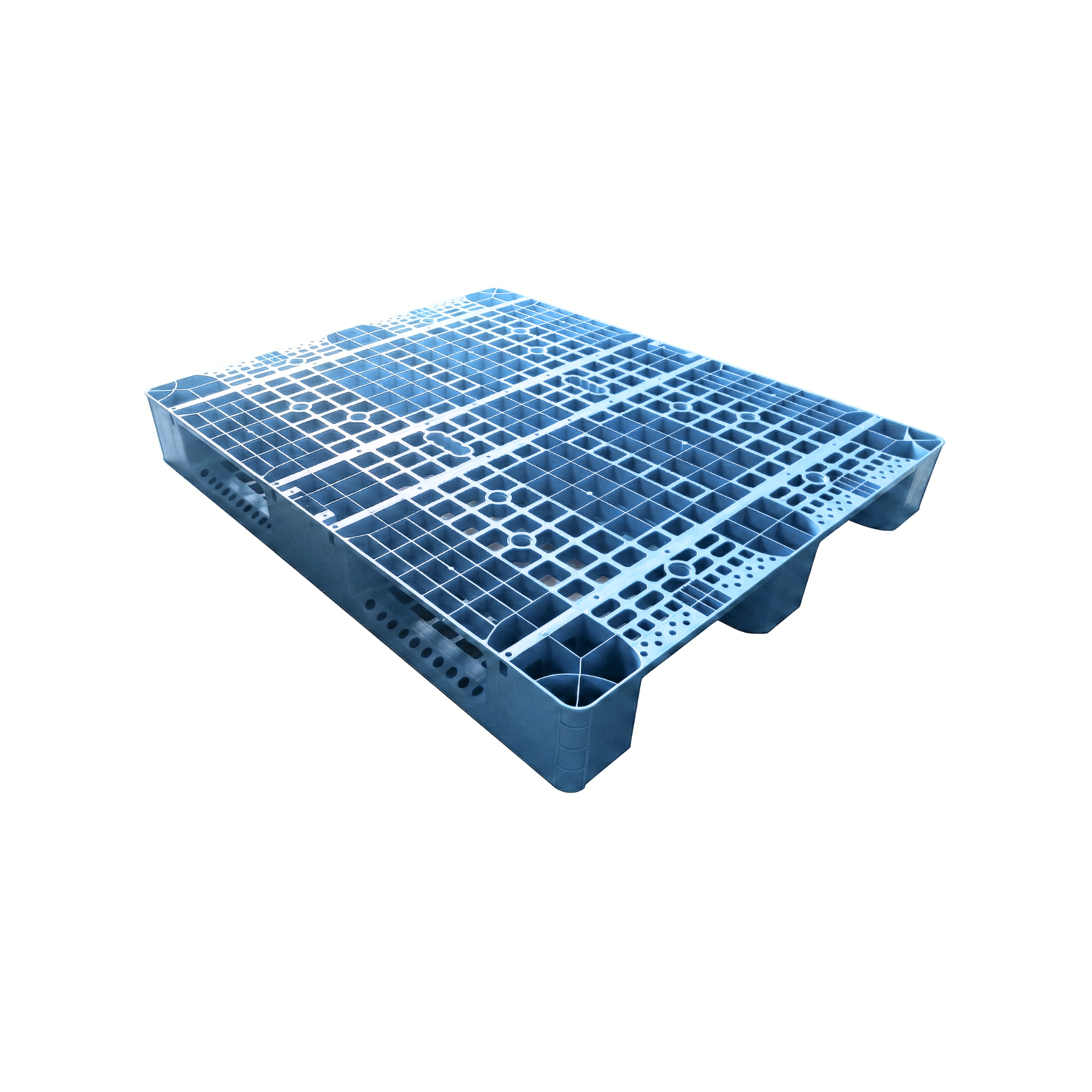 Pallet plástico de 3 patines con superficie ranurada, ideal para manejo seguro de mercancías en almacenes y zonas francas de RD.