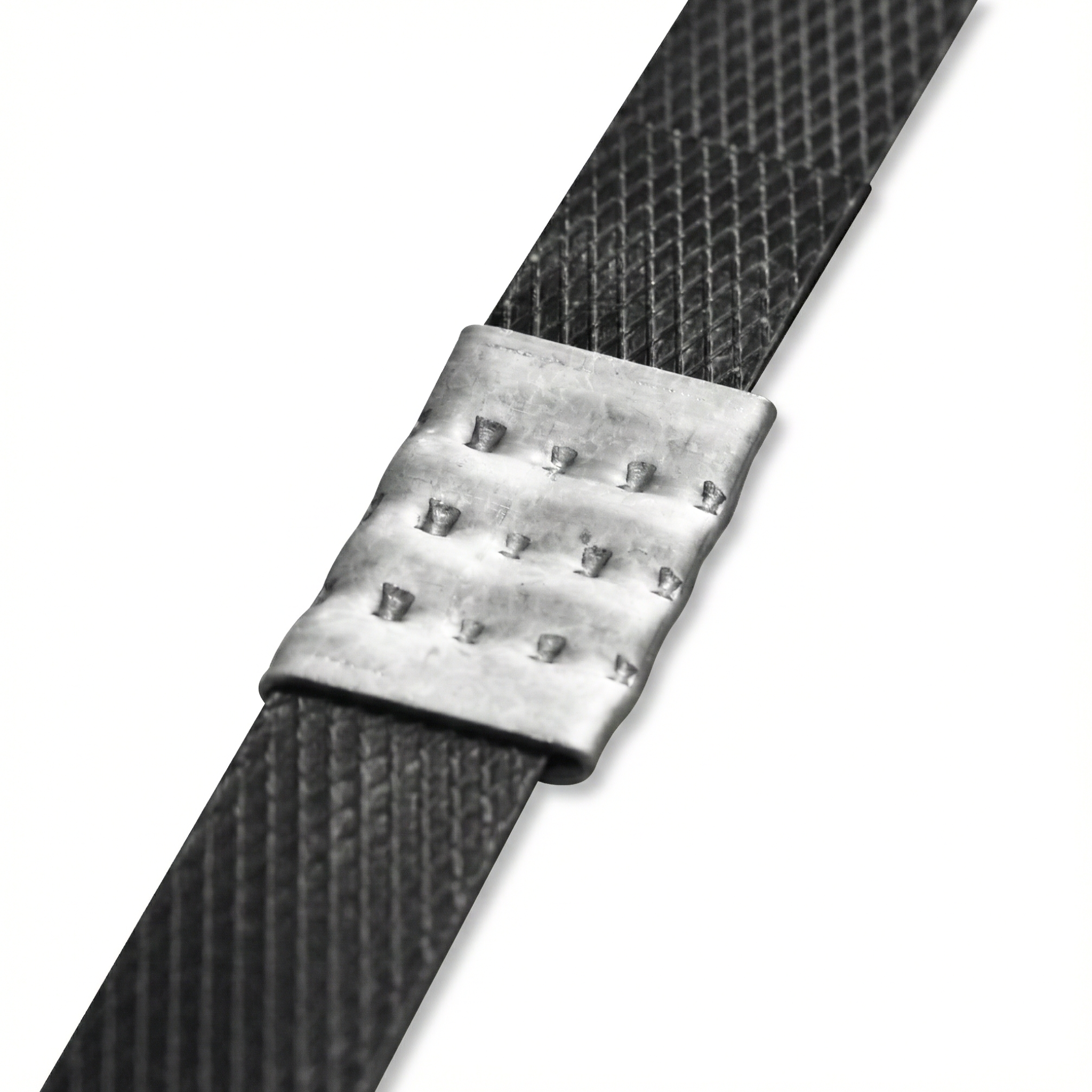 Serrated or knurled metal seal firmly securing a textured black PP strap for industrial use in the Dominican Republic.