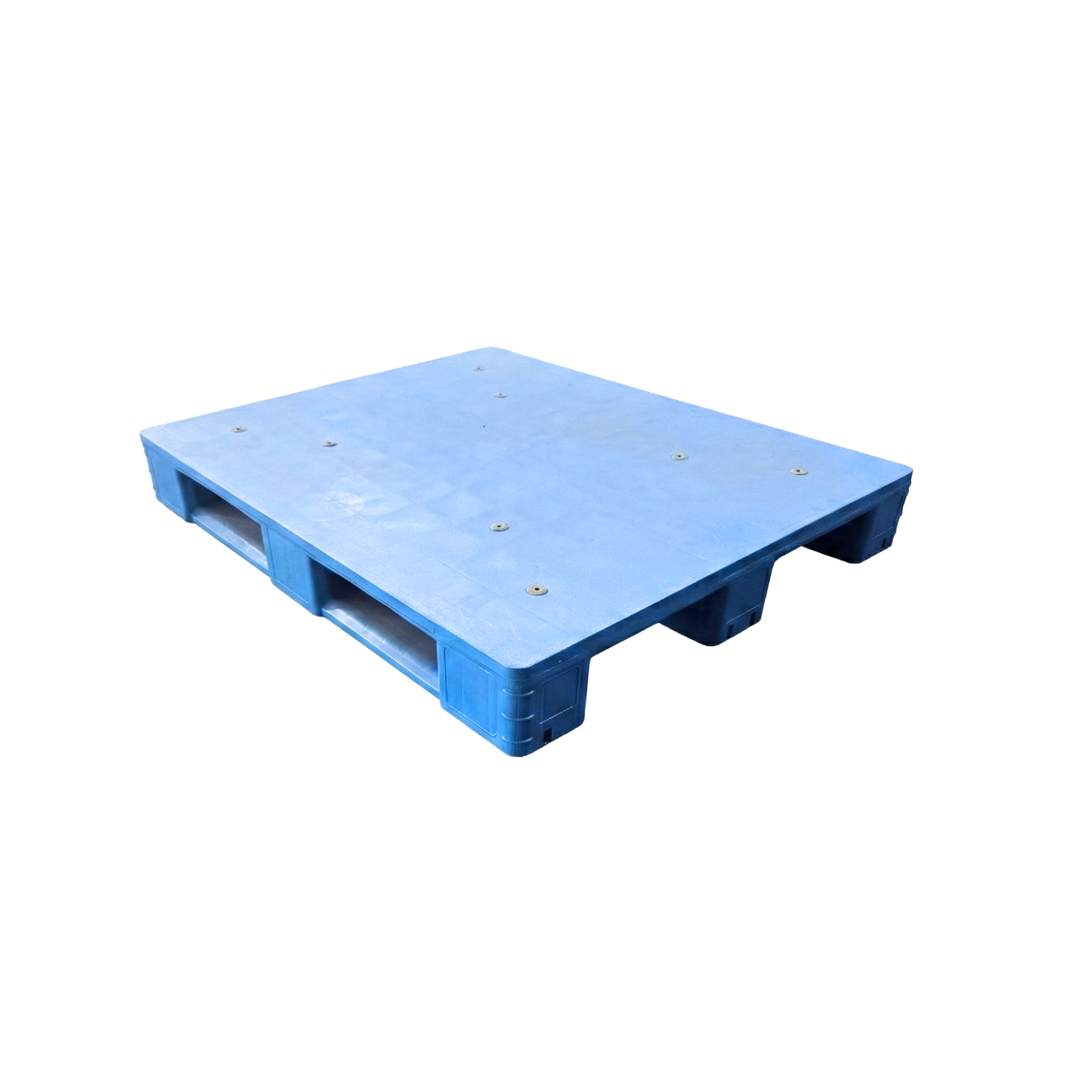Pallet higiénico de plástico azul con superficie lisa y cerrada, tarima lavable ideal para la industria alimentaria y farmacéutica en República Dominicana.